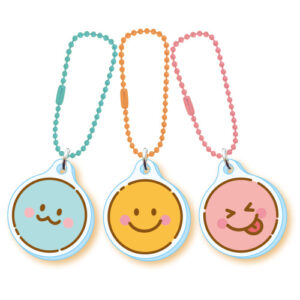 ワンスリー　キーチェーン　にこにこ 3個セットのキーチェーン